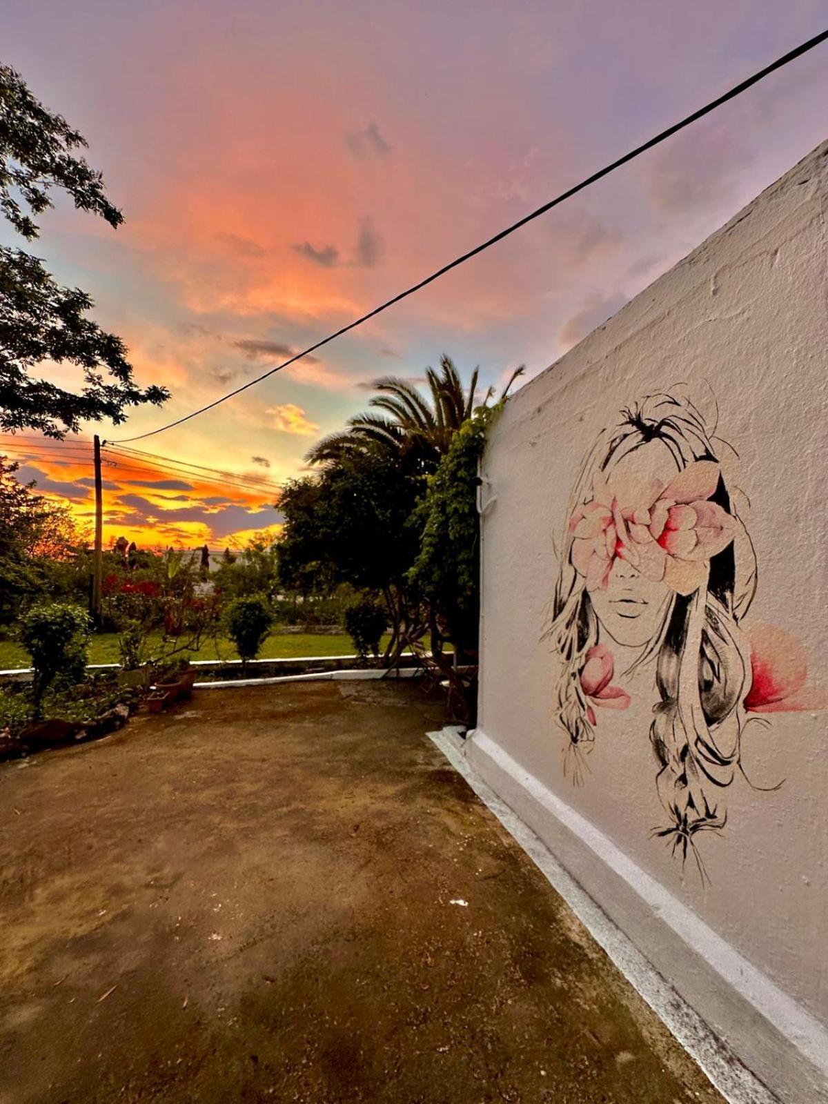 Garden Villa Naza Piqeras المظهر الخارجي الصورة