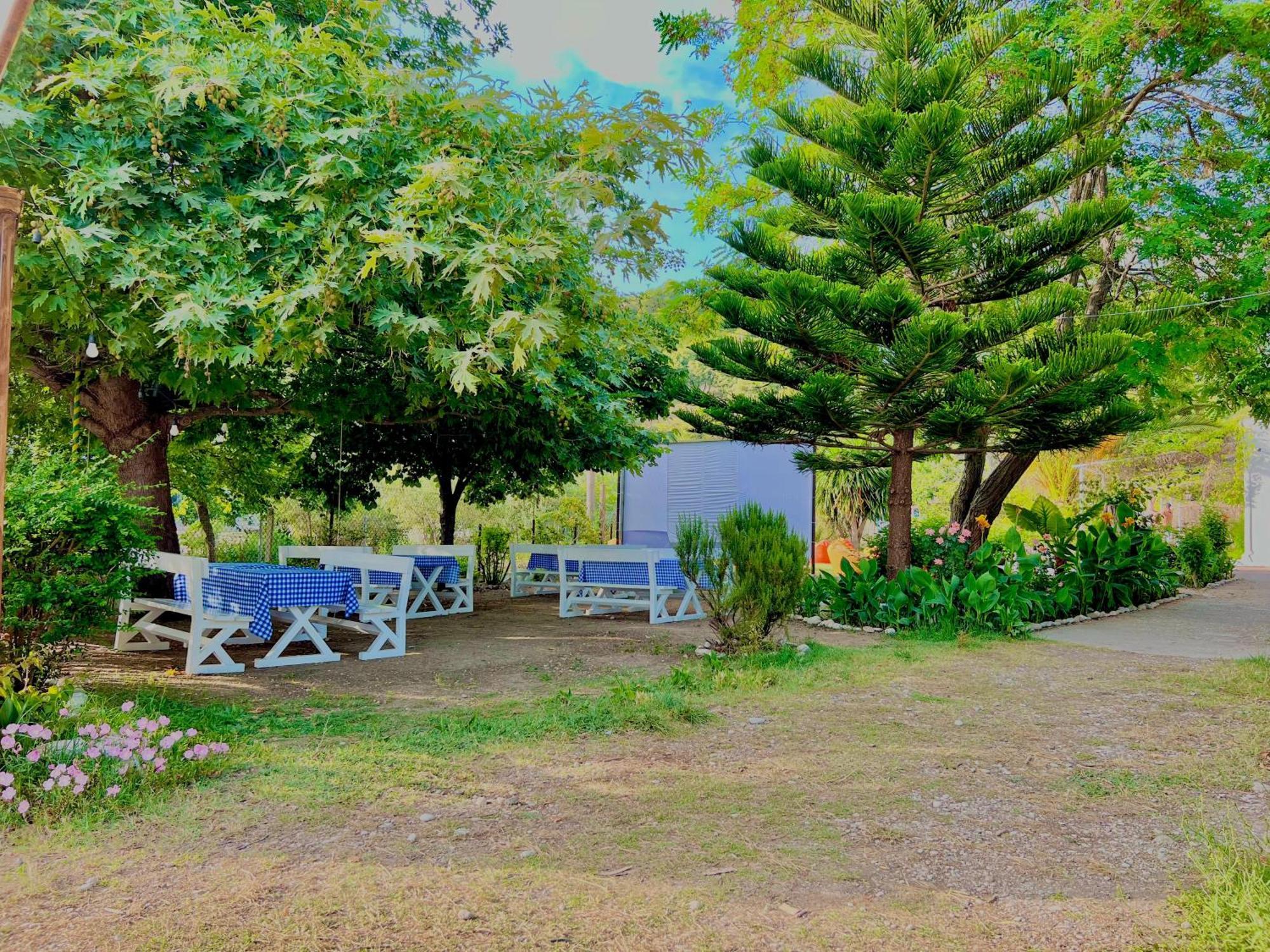 Garden Villa Naza Piqeras المظهر الخارجي الصورة