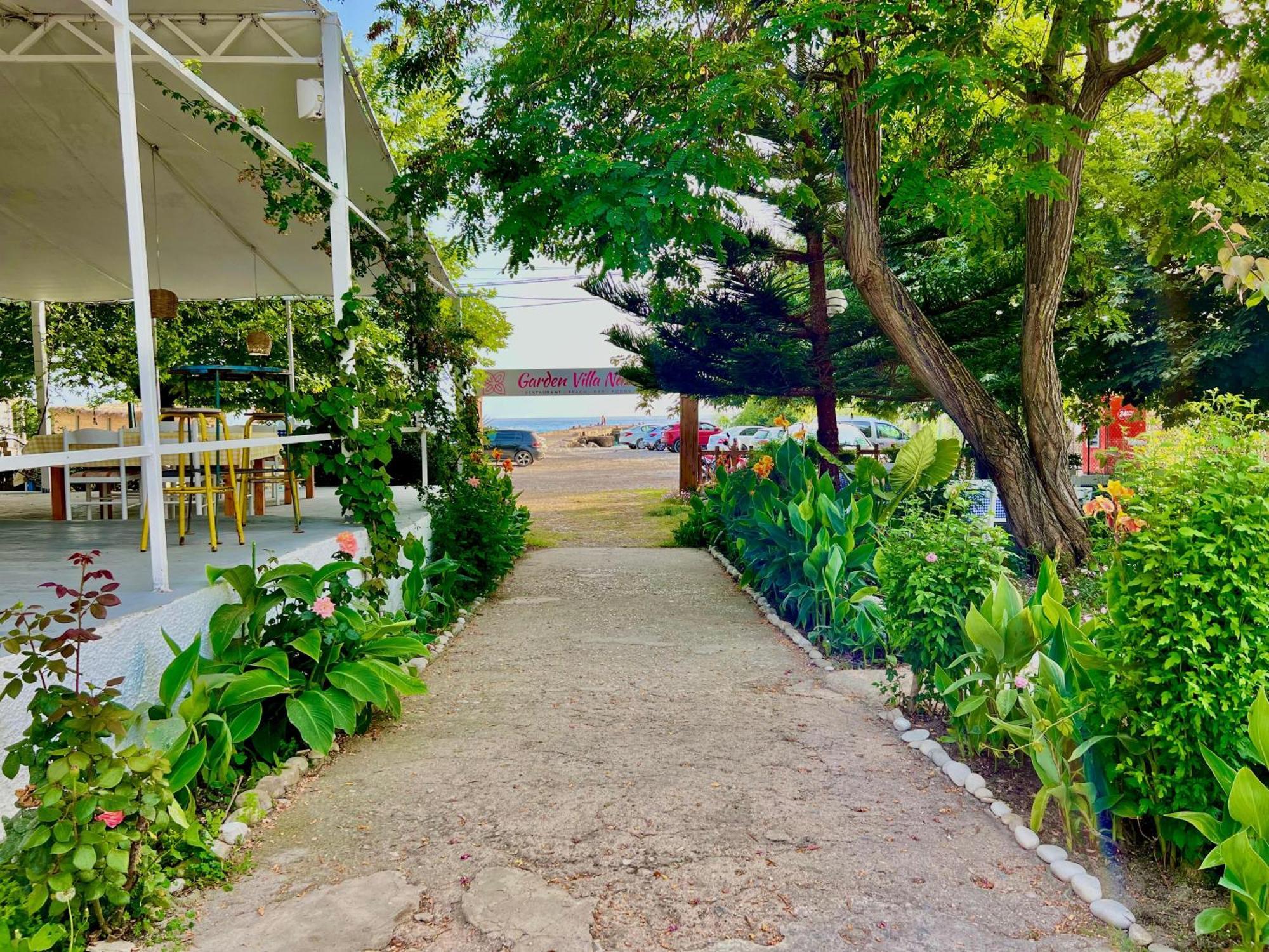 Garden Villa Naza Piqeras المظهر الخارجي الصورة